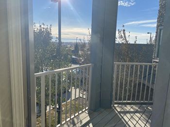 Private patios/balconies